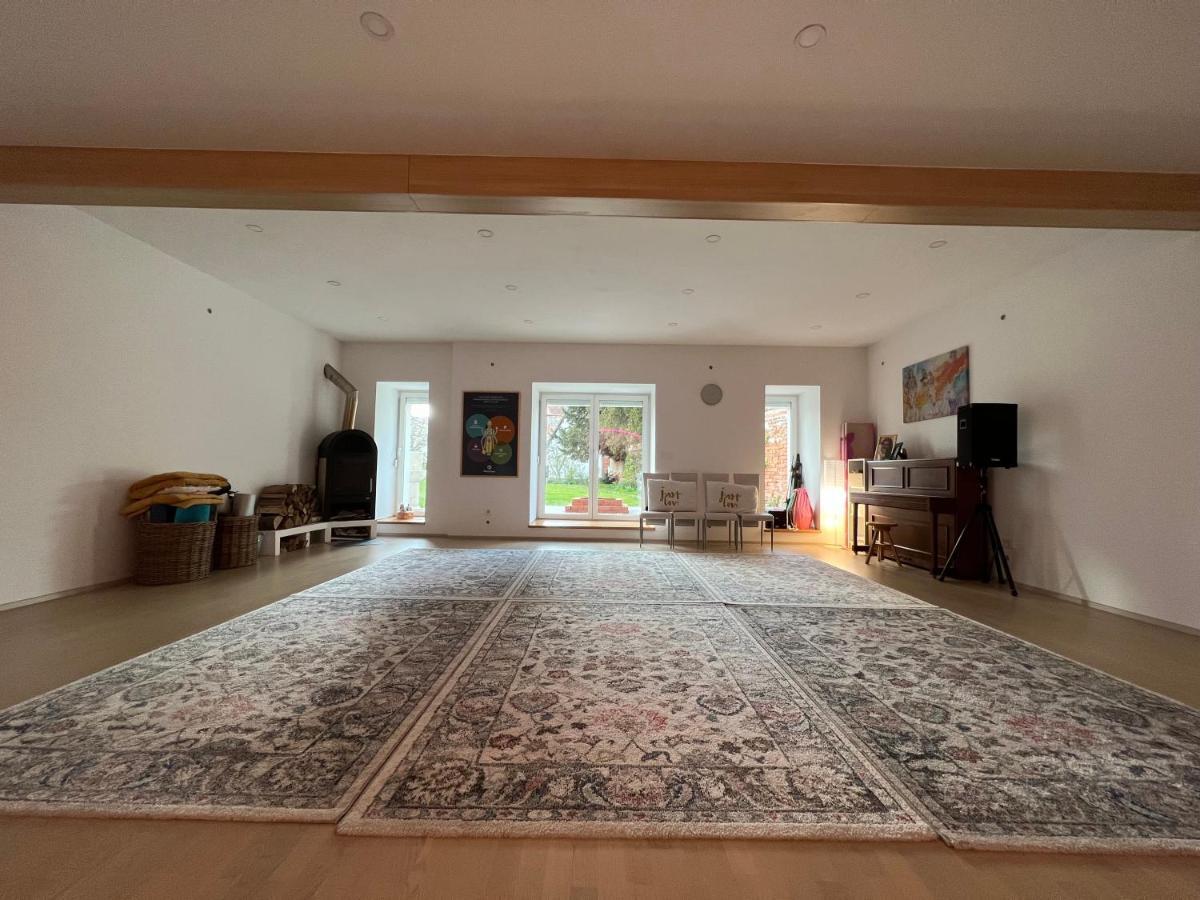 Om Yoga Center Appartement Slovenska Bistrica Buitenkant foto