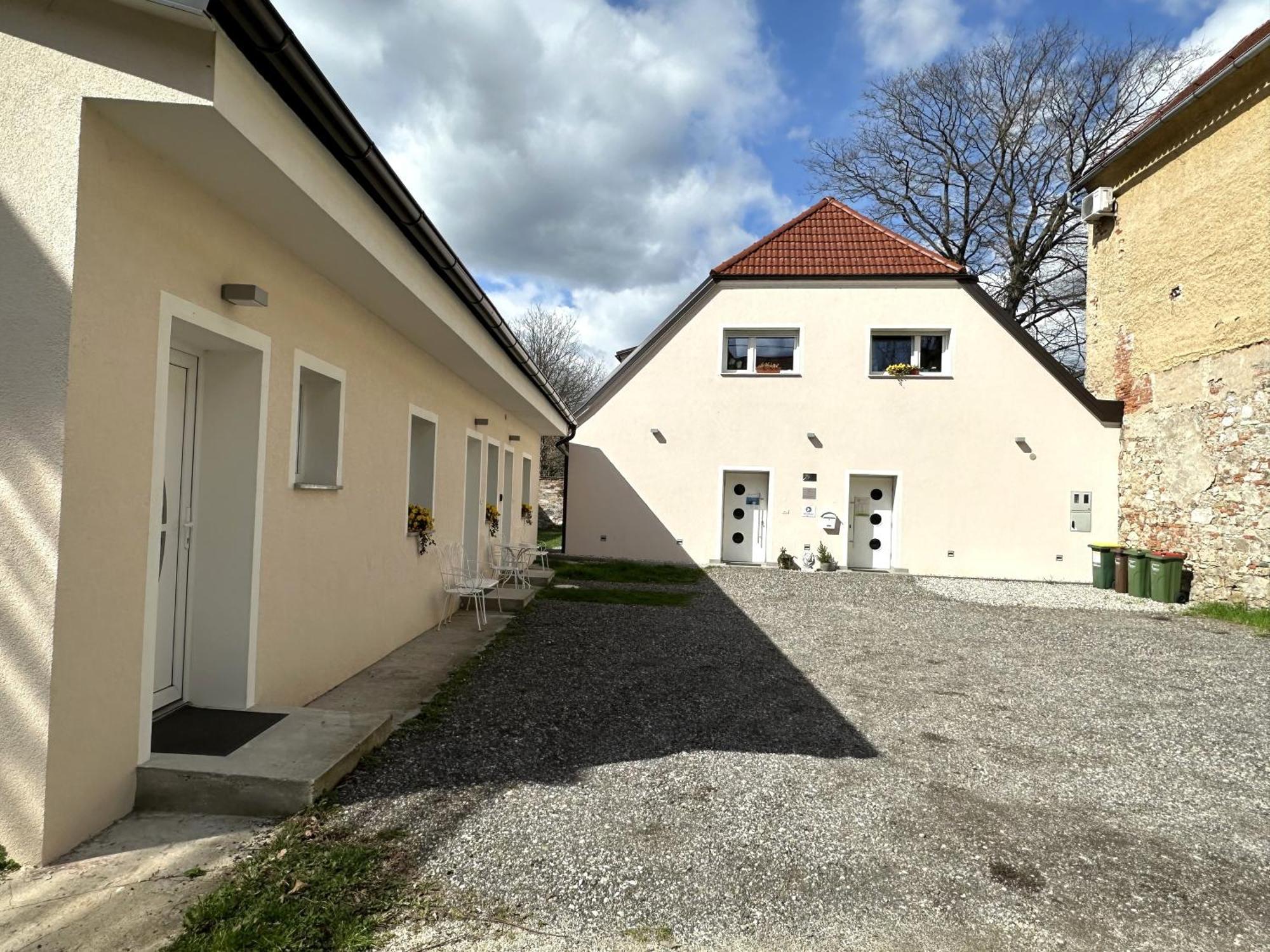 Om Yoga Center Appartement Slovenska Bistrica Buitenkant foto